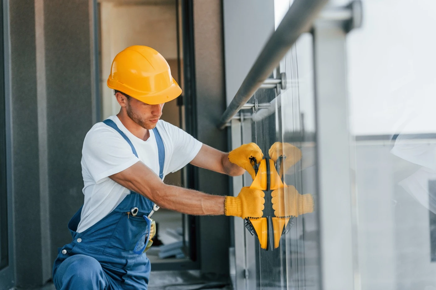 installation-of-windows-young-man-working-in-unif-2021-09-23-06-37-49-utc-_1_